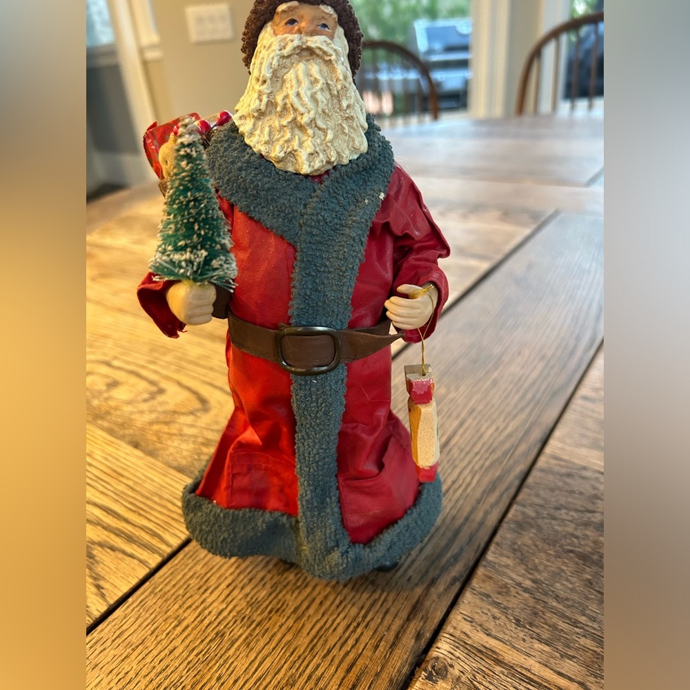 Possible Dreams Clothique Traveler Santa